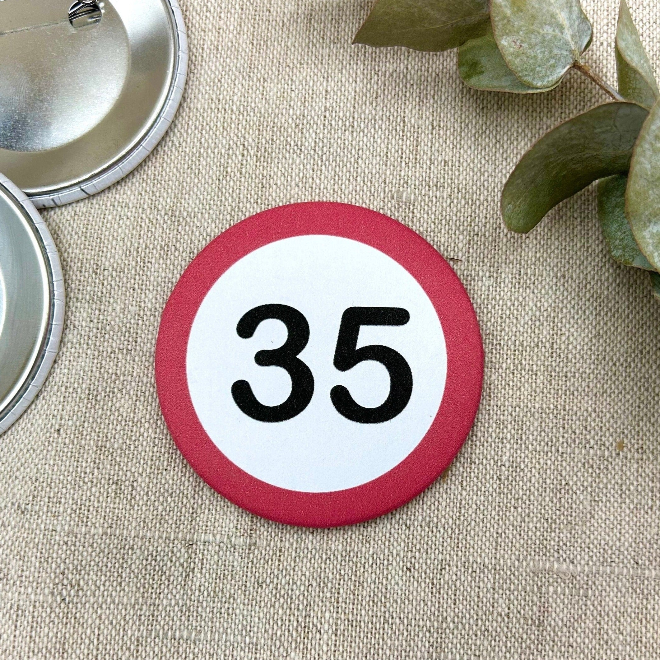 Anstecker 35. Geburtstag