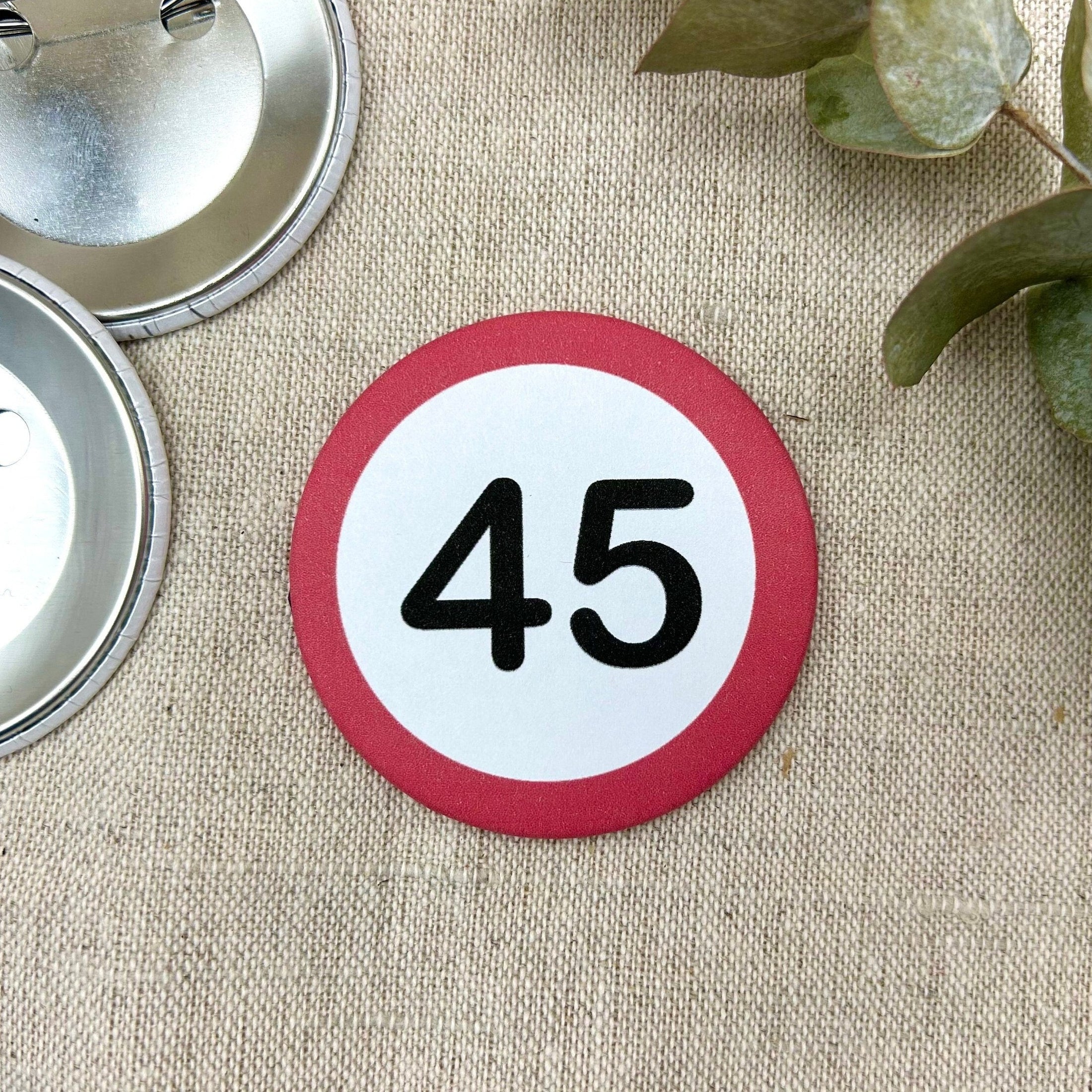 Anstecker 45. Geburtstag